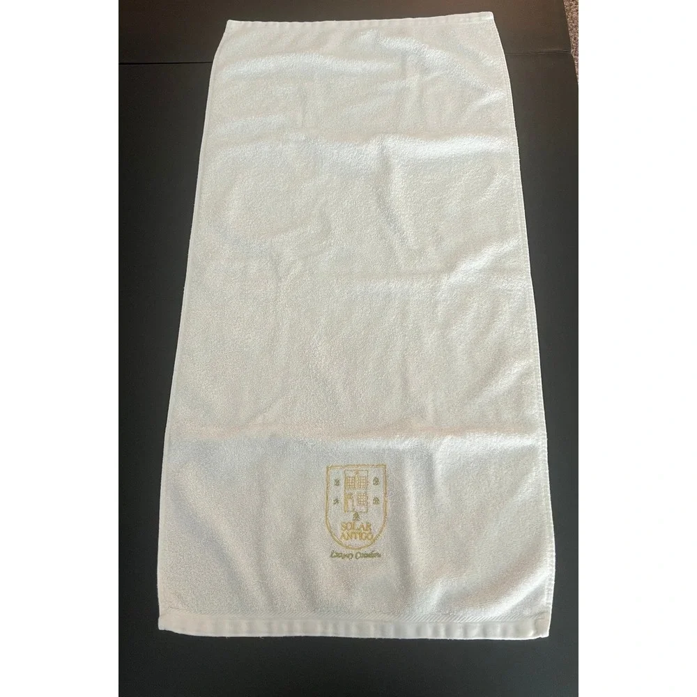 BGEUROPE Solar Antigo Luxury Coimbra White Gold Embroidered Hand Towel (1143)